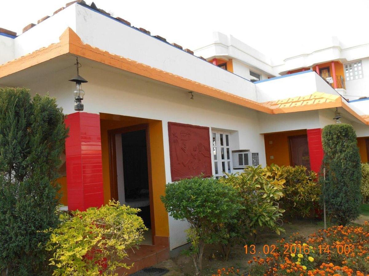Neel Nirjaney Resorts 만다르모니 외부 사진
